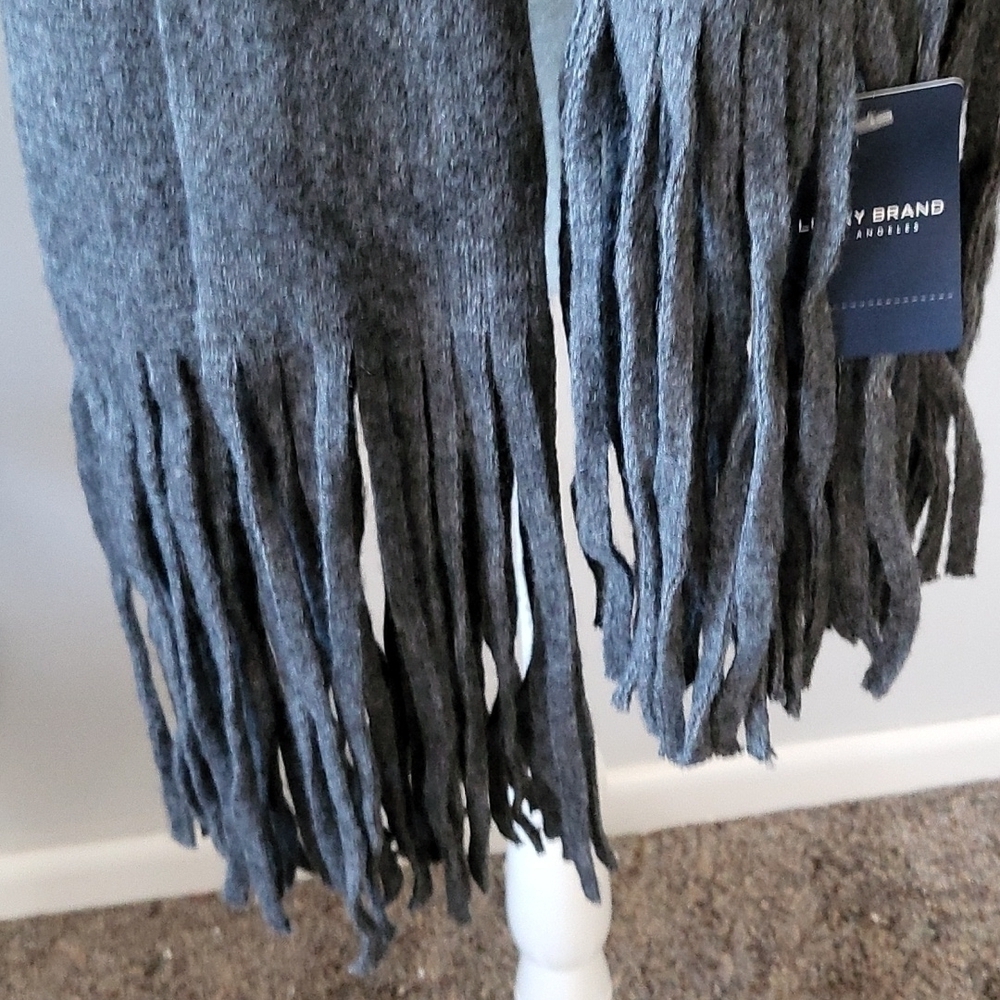 Lucky Brand dark gray solid brushed scarf with fringe NWT - Picture 5 of 6